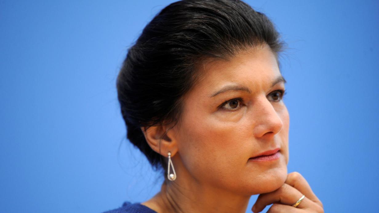 Linke Politikerin Auf Neuem Terrain Sahra Wagenknecht Im Playboy Kurier At