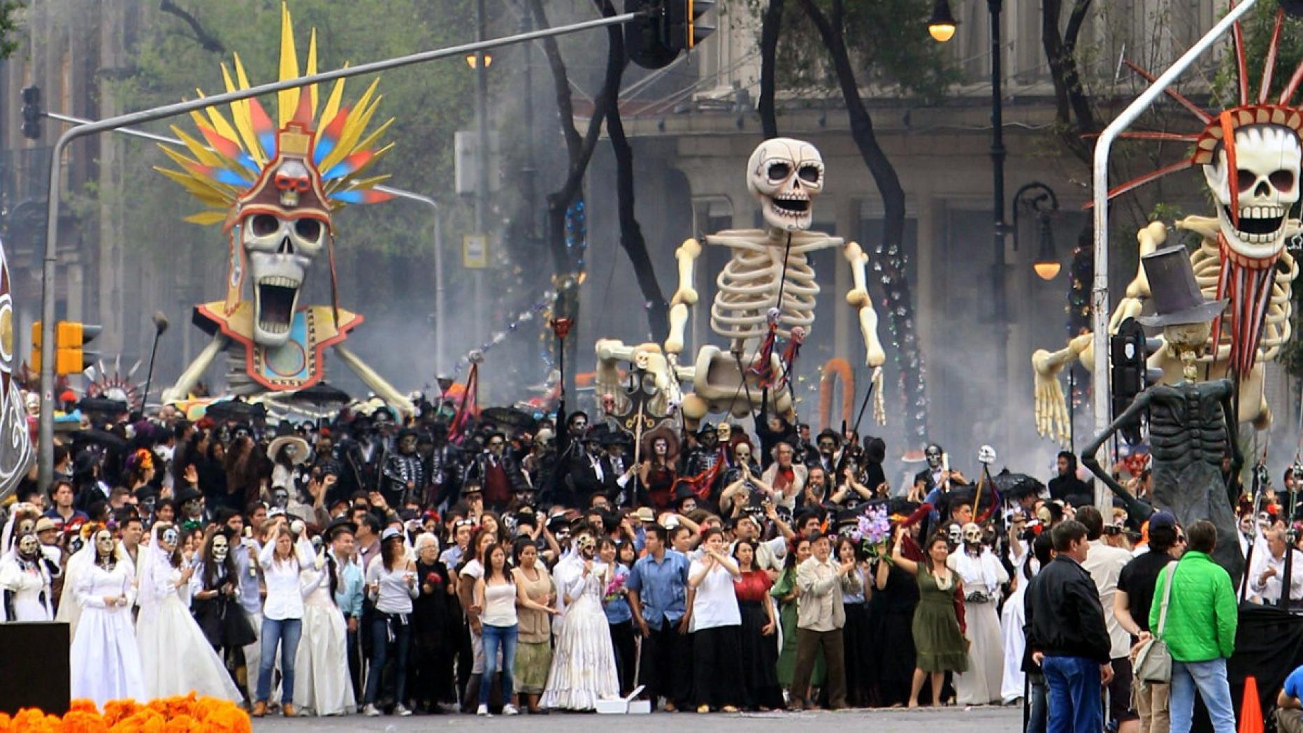 Mexiko City Imitiert Totenparade Aus Bond Film