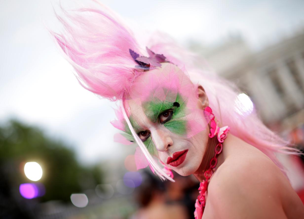 Die schrägsten Kostüme aus dem "Garten der Lüste" kurier.at