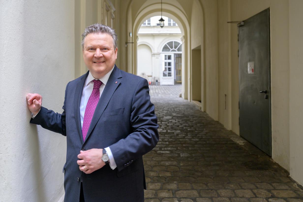 Ein Schwarzer Kommt In Ihr Ein Schwarzer Kommt In Ihr