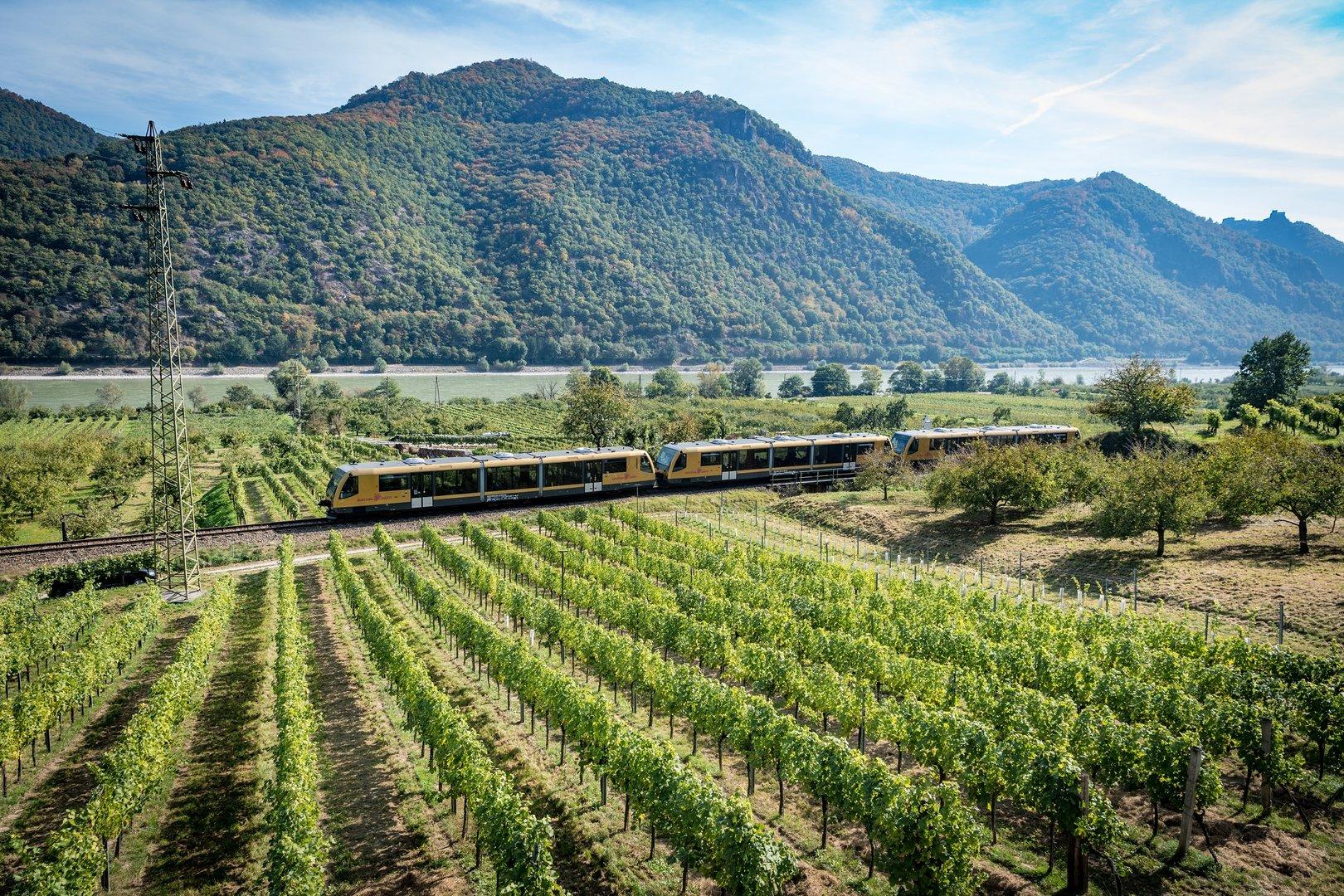 Felssturz auf der Wachaubahn: Zug krachte trotz ...