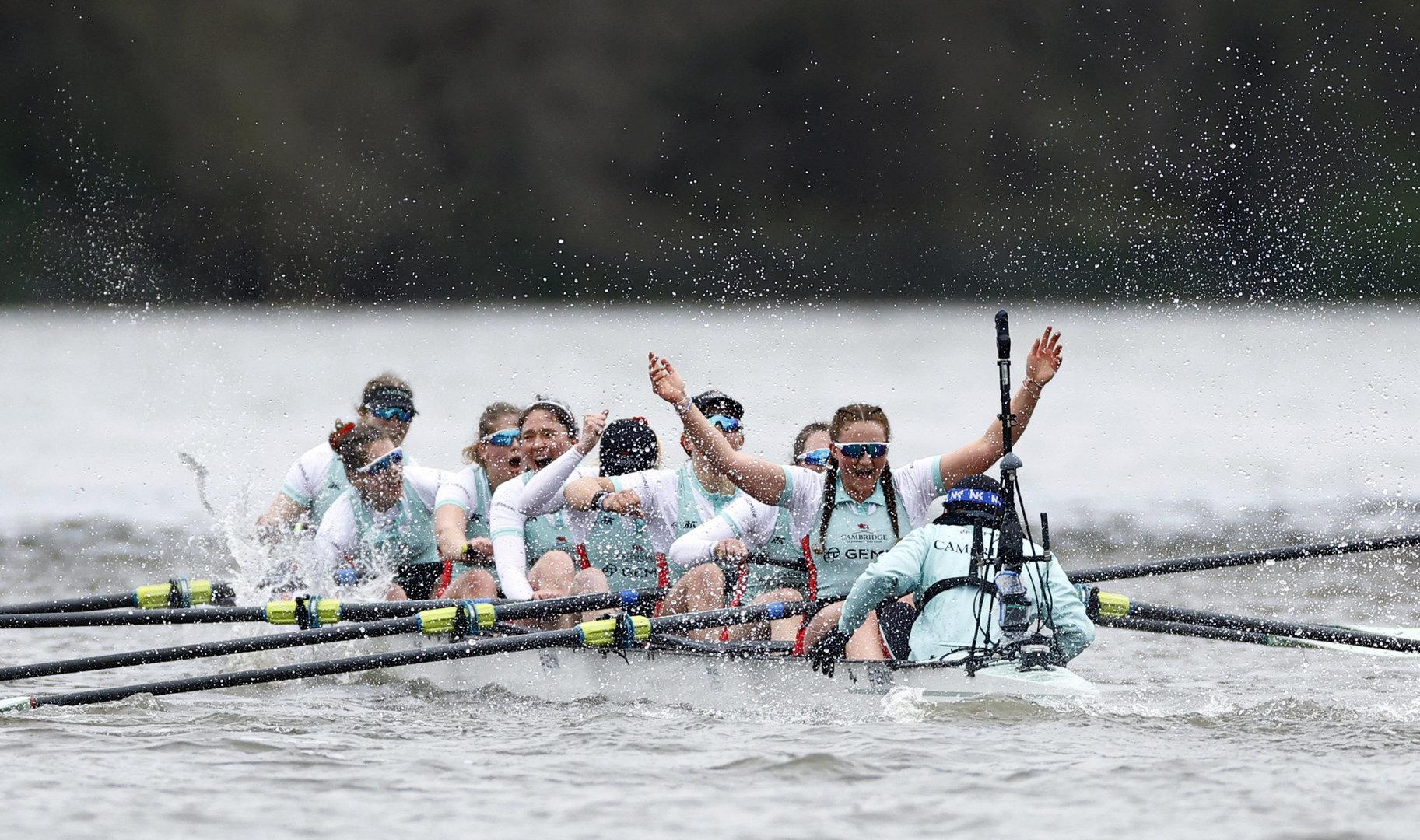 Cambridge gewinnt das traditionelle BoatRace gegen Oxford
