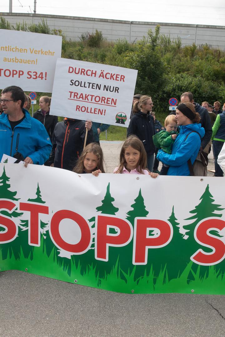 Proteste gegen die S34