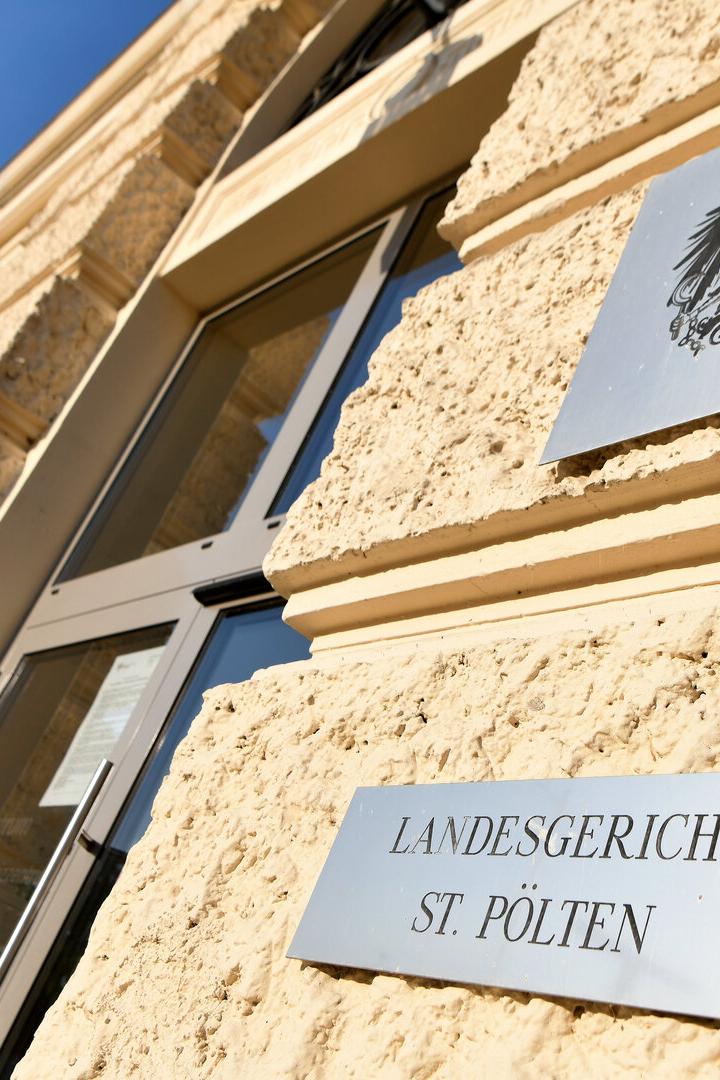LANDESGERICHT ST. PÖLTEN