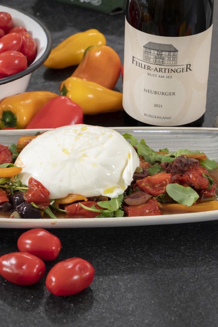 Gartenfrisch aus dem Kochsalon: Süß-saures Snackgemüse mit Burrata