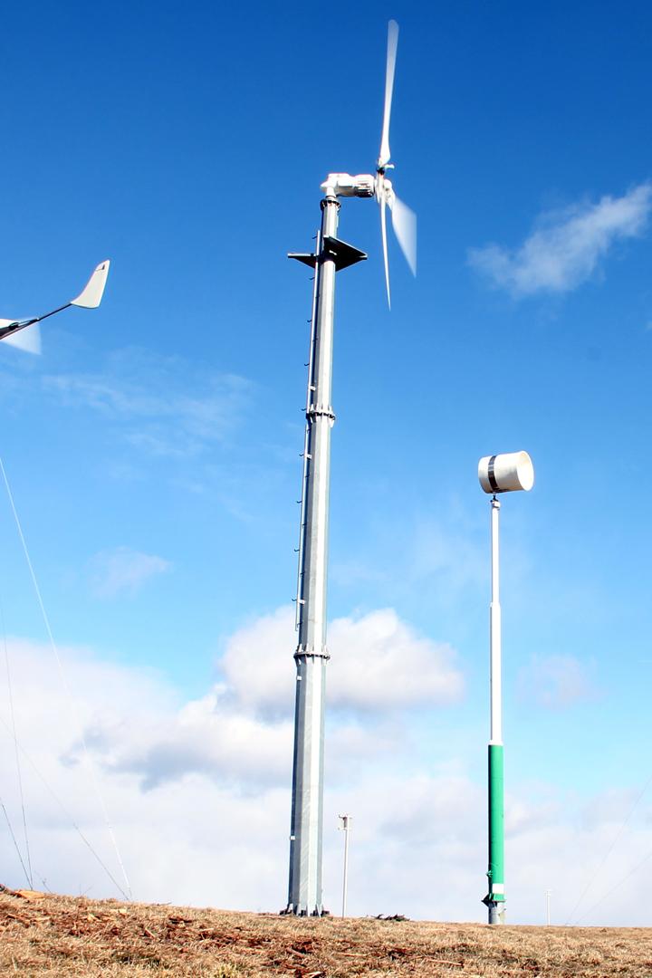 Im Windkraftpark Lichtenegg werden verschiedene Anlagen getestet.