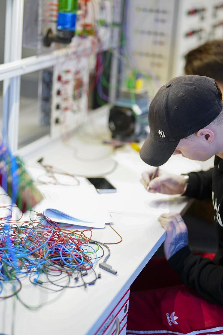 ++ THEMENBILD ++ ?AUSBILDUNG / WEITERBILDUNG / ARBEITSMARKT / HANDWERK