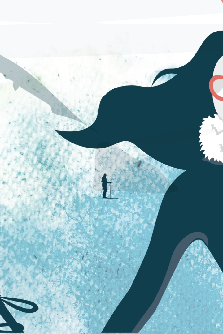 Eine Frau mit Skiern vor einer verschneiten Berglandschaft mit Skifahrern.