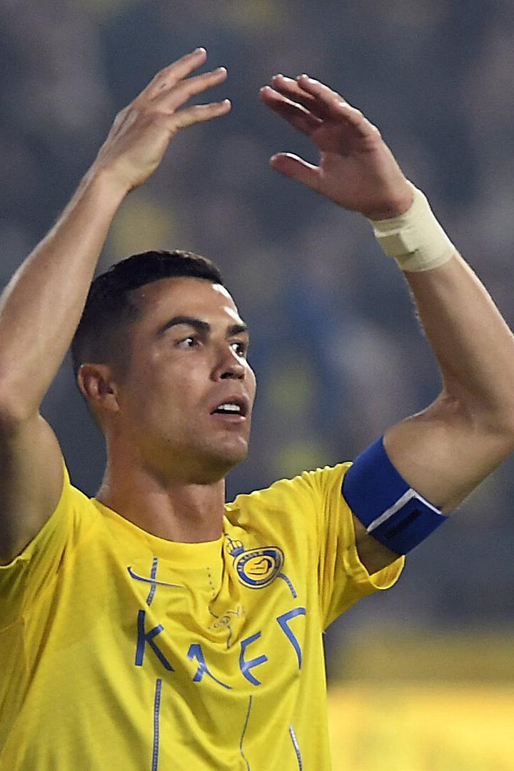 Sperre für Fußball-Superstar Ronaldo nach obszöner Geste