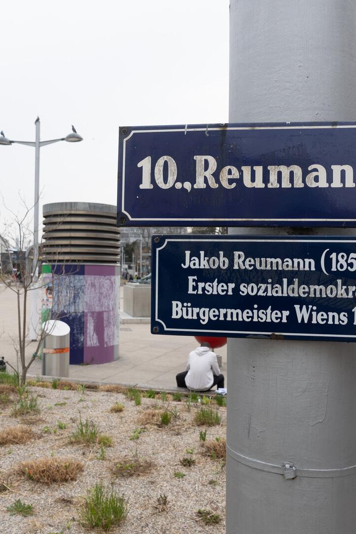 Waffenverbot am Reumannplatz: "Trau mich abends nicht allein ins Theater"
