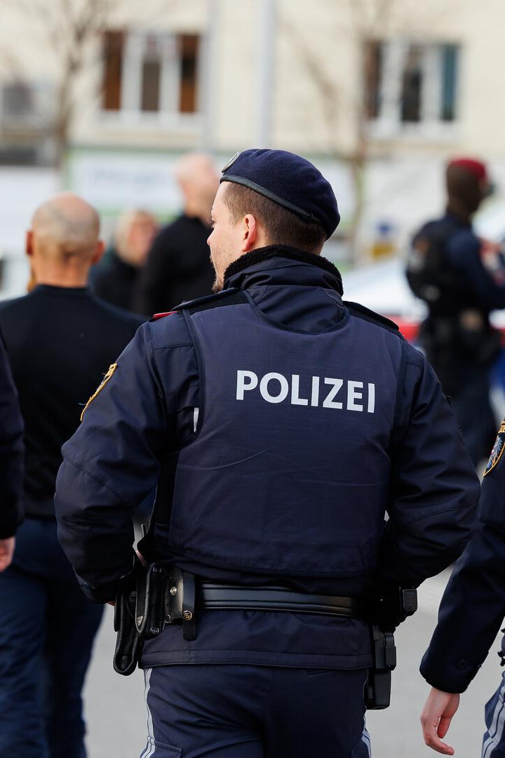 ++ THEMENBILD ++ MEDIENTERMIN LPD WIEN: "SCHWERPUNKTAKTION DER WIENER POLIZEI IN WIEN-FAVORITEN"