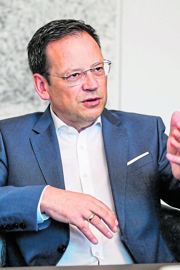 Klaus Kumpfmülller, Generaldirektor der Hypo OÖ