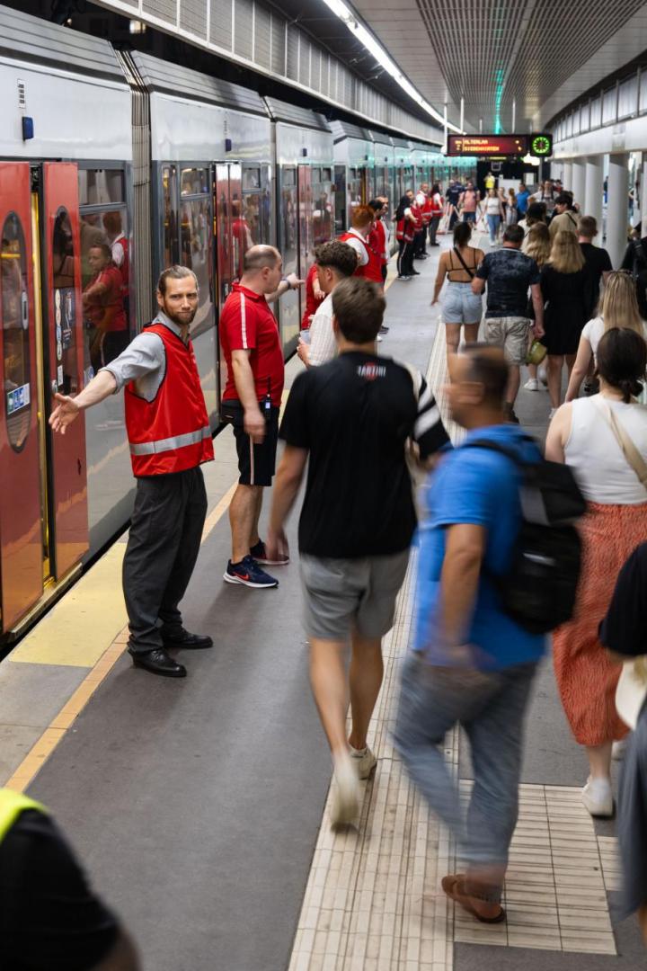 U-Bahn Abfertigung U6 Handelskai nach dem Donauinselfest