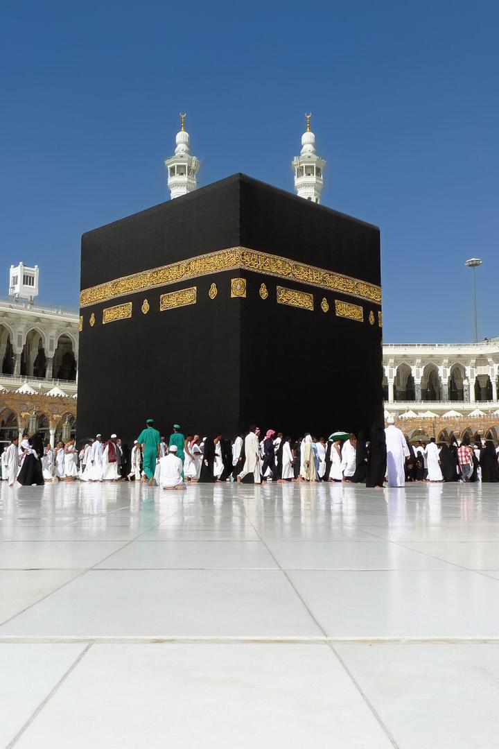 Ein 21-Jähriger reiste von NÖ nach Mekka und verübte einen Anschlag mit einem Dolch. Beran A. machte zur selben Zeit in Dubai einen Rückzieher.