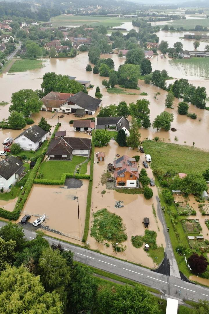 Warum Hochwasserschäden kaum versichert sind