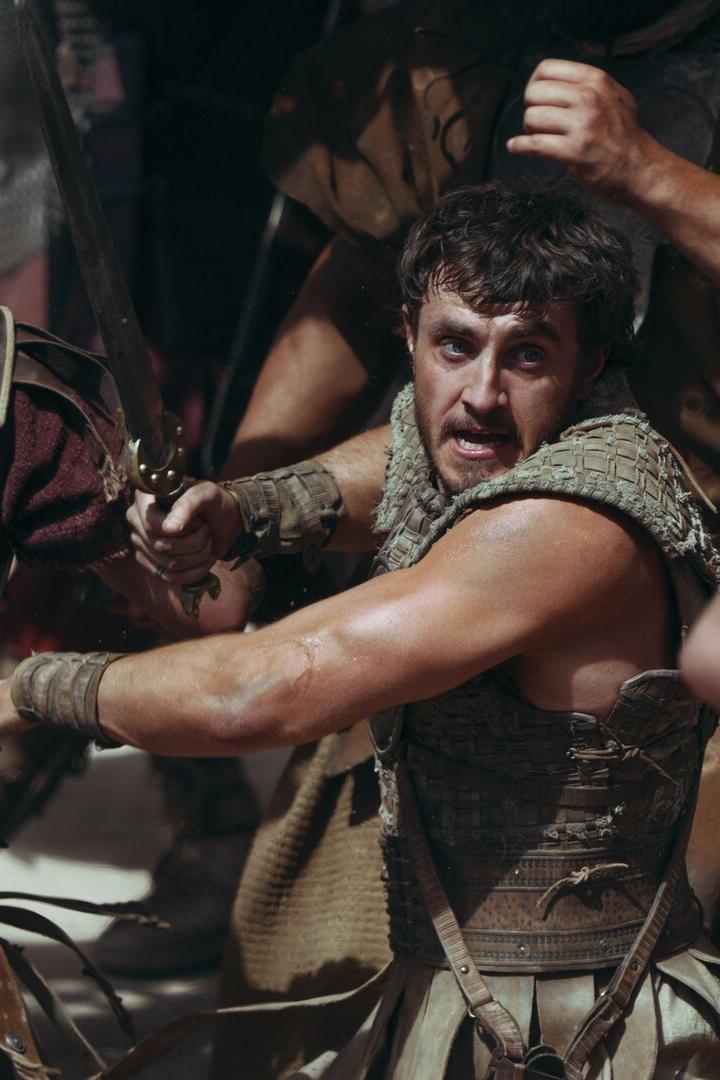 Tritt würdig in die Sandalen von Russell Crowe: Der neue Gladiator heißt Paul Mescal und metzelt sich durch die römische Arena