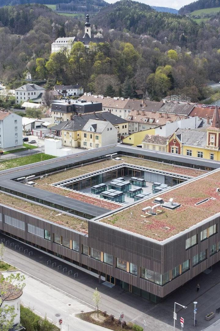 Mit Architekturpreisen überhäuft: Schulzentrum in NÖ ist Sanierungsfall