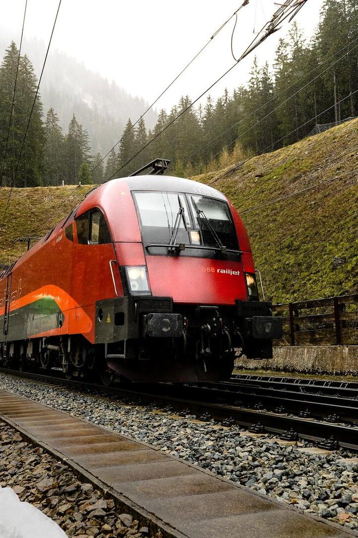 Drei Stunden statt 13 Minuten: Was die Sperre des Tauerntunnels bedeutet