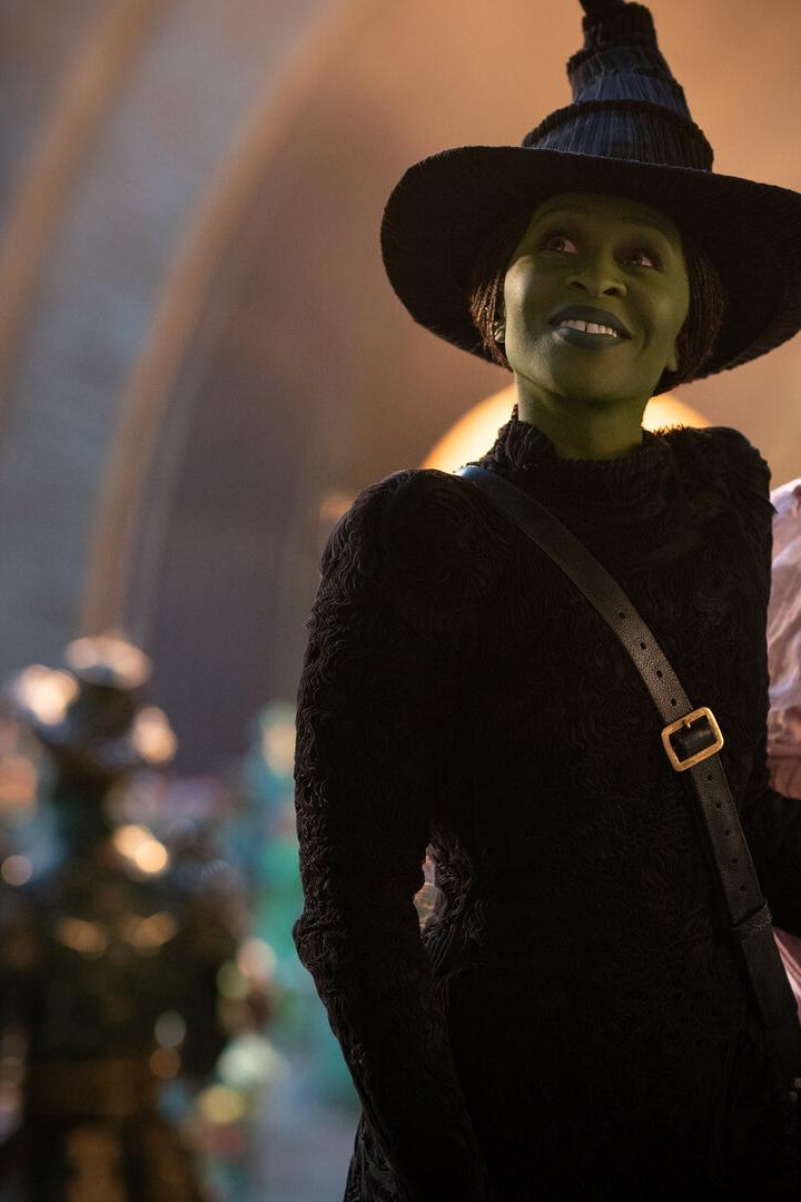Zuerst beste Feindinnen, dann (zaghafte) Freundinnen: Ariana Grande (re.)  und Cynthia Erivo in dem  Musical „Wicked“  