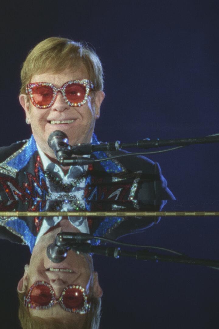 "Elton John: Never Too Late“: Altes und Neues vom Sir