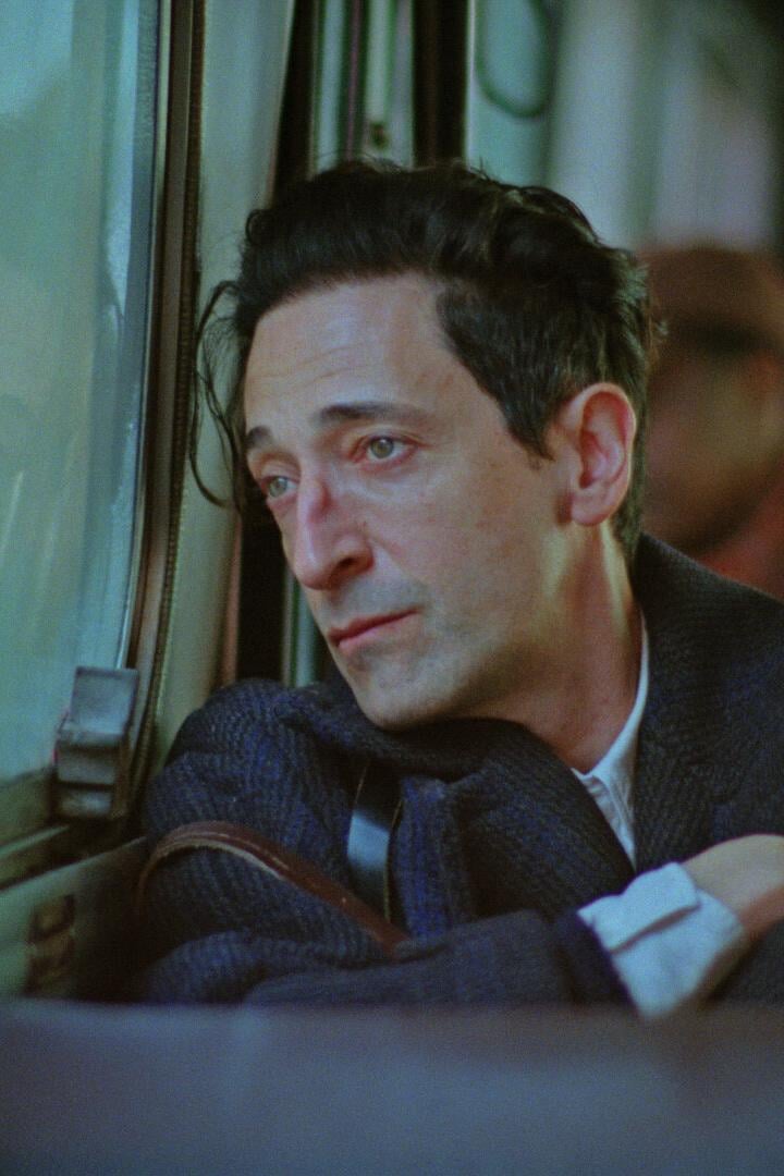 Adrien Brody wurde für seine mitreißende Darstellung als jüdischer Architekt im Nachkriegsamerika für einen Oscar nominiert: „Der Brutalist“ von Brady Corbet  
