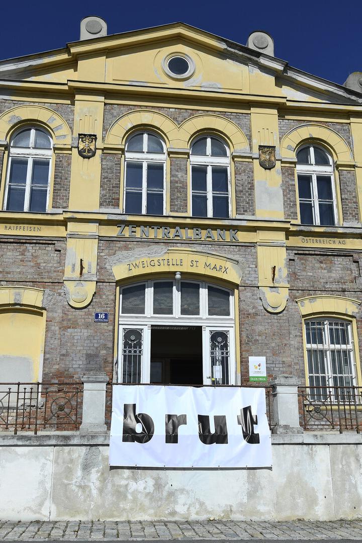 Archivbild aus dem September 2020: In dieses Gebäude sollte Brut bis Anfang 2024 eingezogen sein ... 