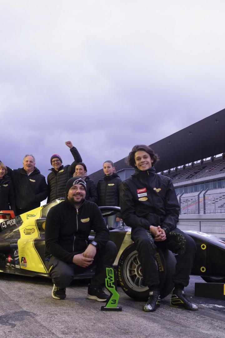 Simon Schranz und das Renauer-Motorsport-Team