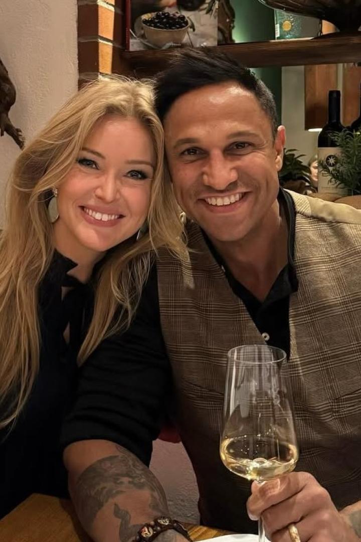 Patrice und Daniel Aminati beim Abendessen in einem Restaurant