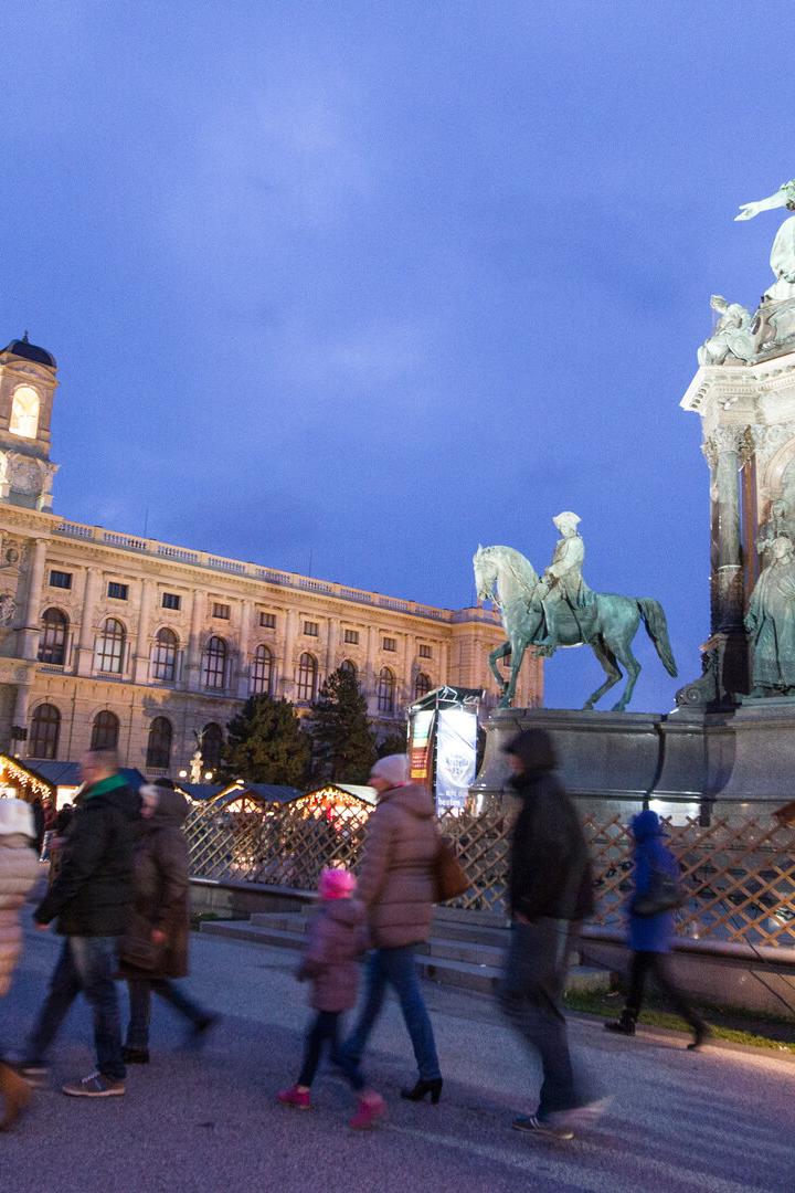Christkindlmarkt Maria-Theresien-Platz