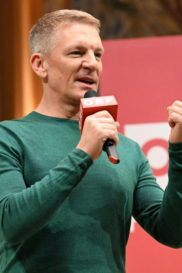 Eurovision Song Contest (ESC) 2025: Präsentation „JJ – Unser Song für Basel“: Knoll.