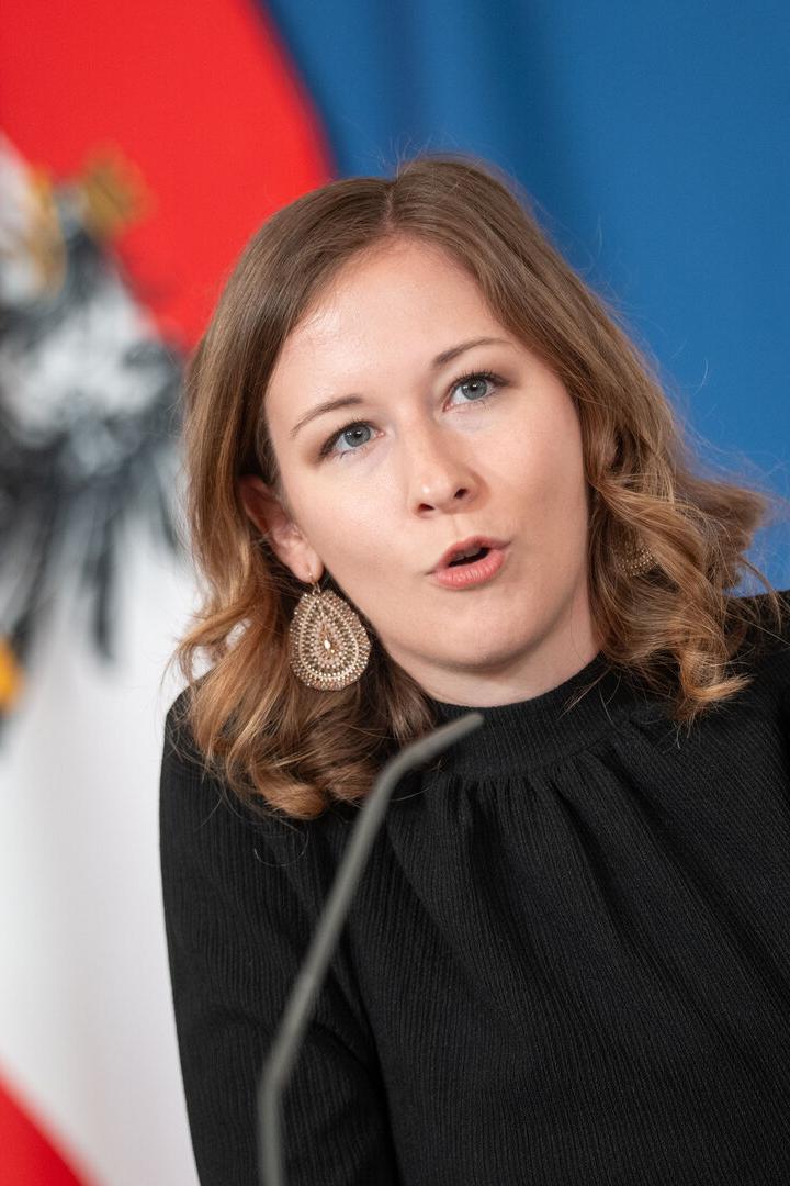 MINISTERRAT - PRESSEFOYER: PLAKOLM