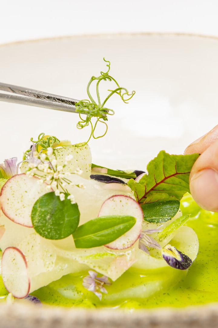Kohlrabi-Vorspeise im Restaurant Tian