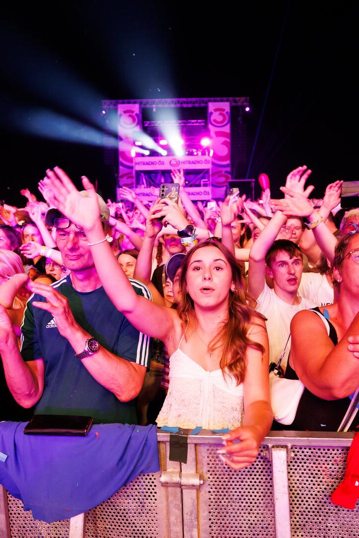 42. DONAUINSELFEST: KONZERT - AUT OF ORDER