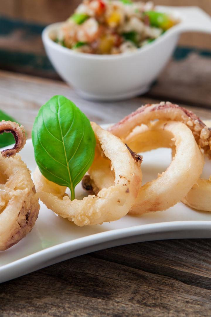 deep fried calamari rings