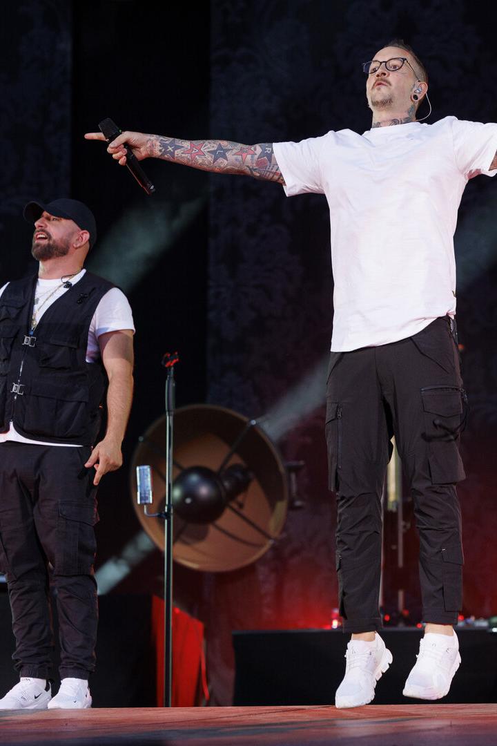 Seiler und Speer geben ein Konzert.