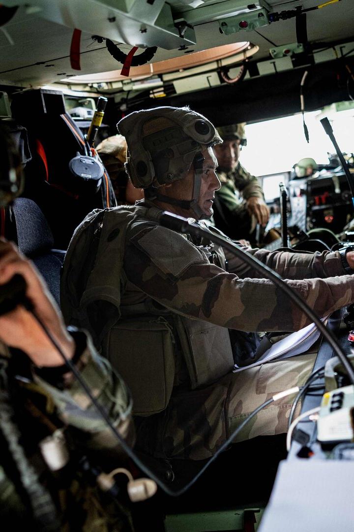 Französische Soldaten auf einer gemeinsamen Übung mit britischen Soldaten