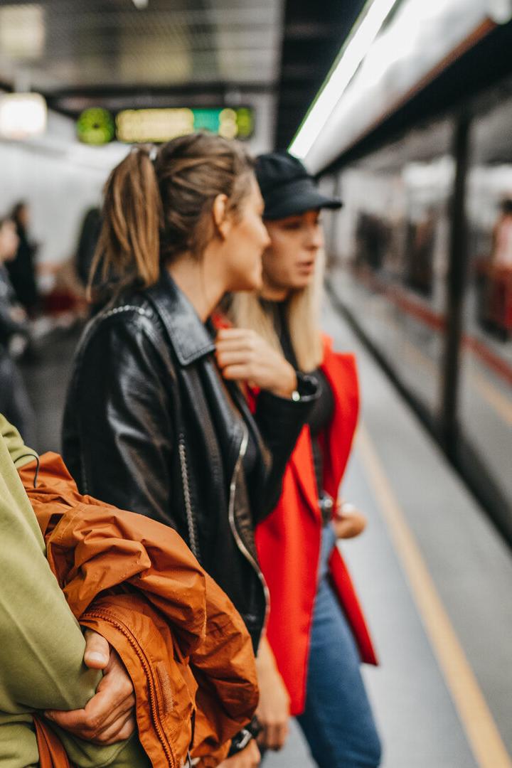 Friends on train station
