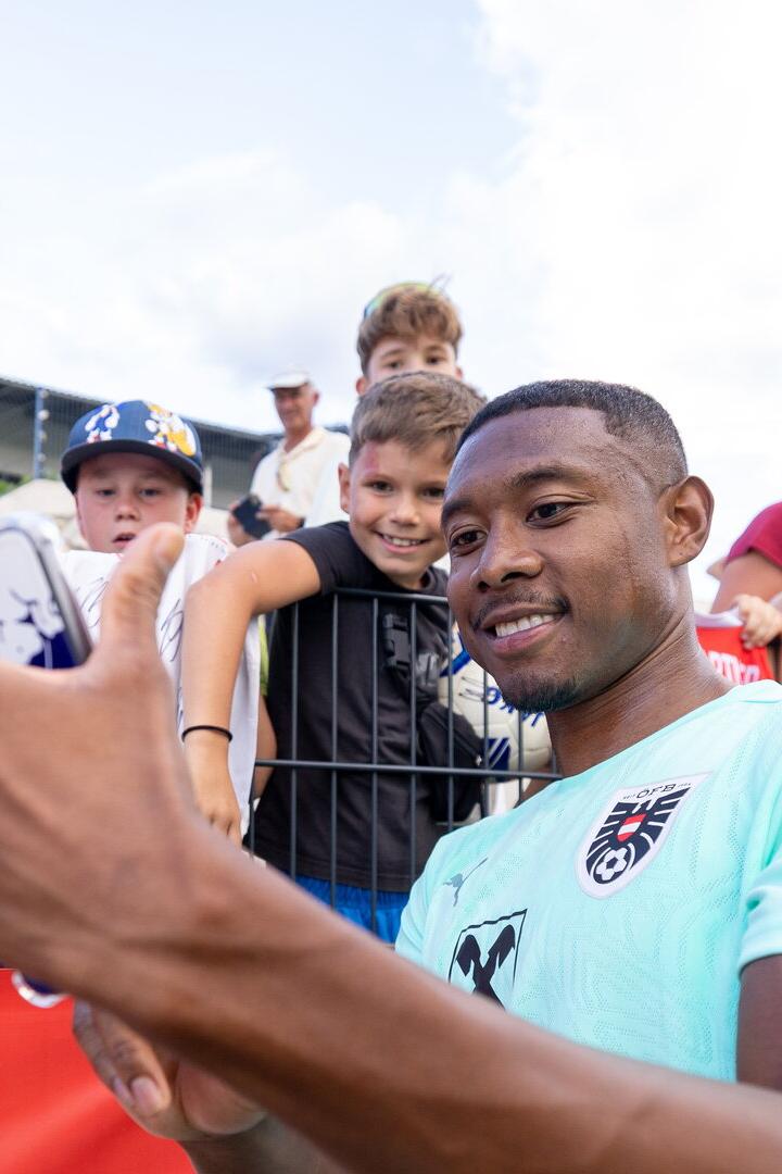 David Alaba erfüllte 50 Minuten lang jeden Selfie-Wunsch