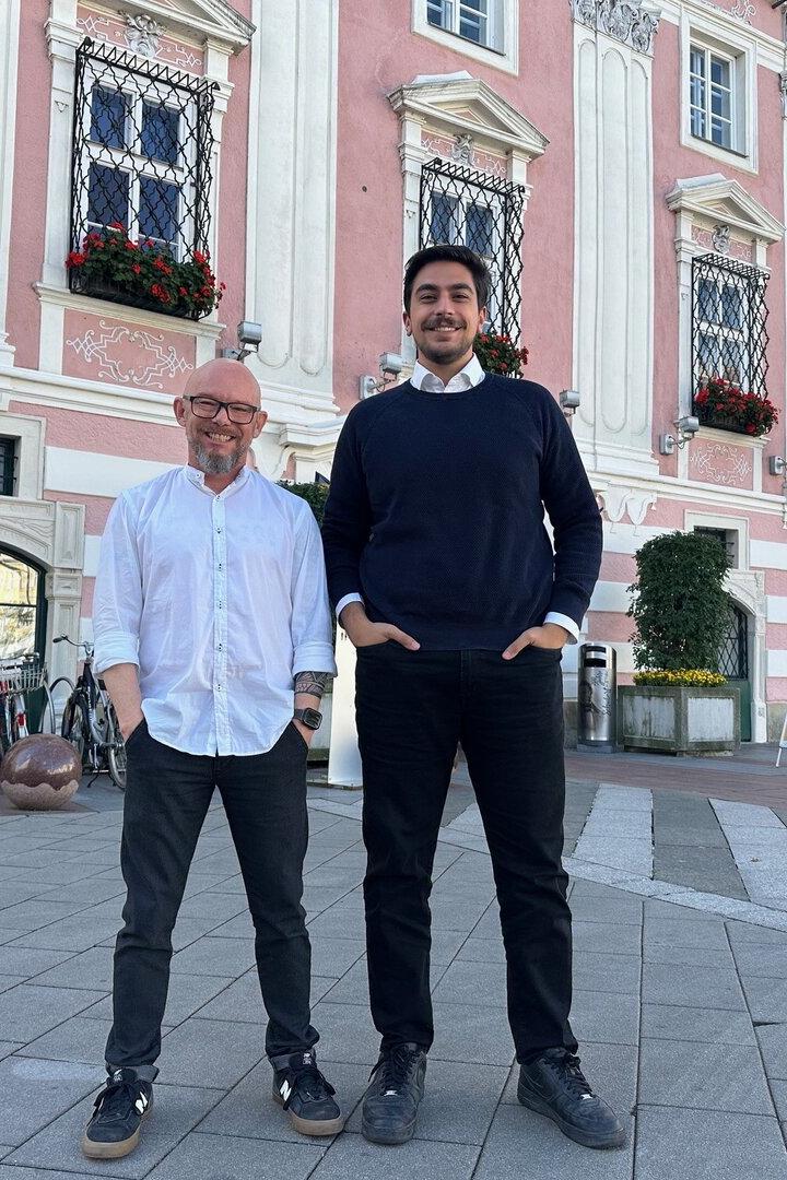 Bernd Pinzer und Teammitglied Murat Aksakalli