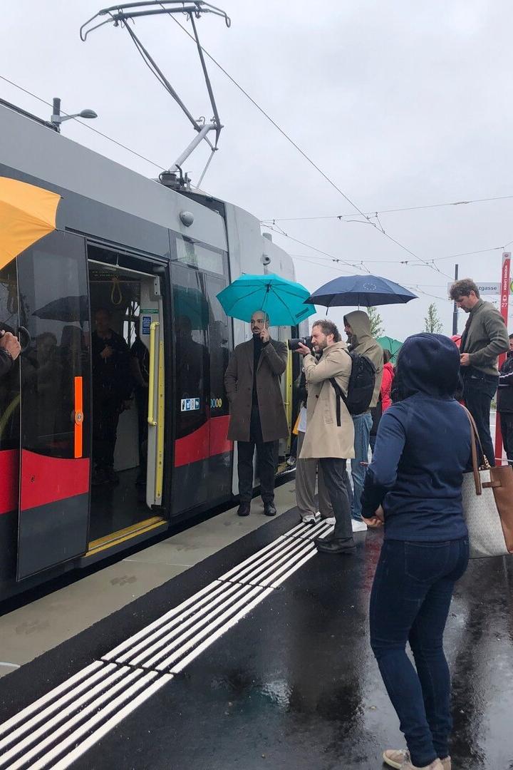 Die Pressefahrt der Linie 27 fand im Regen statt