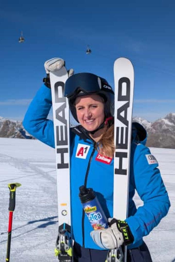 Nina Ortlieb zog am Ötztaler Gletscher ihre ersten Schwünge nach der schweren Verletzung