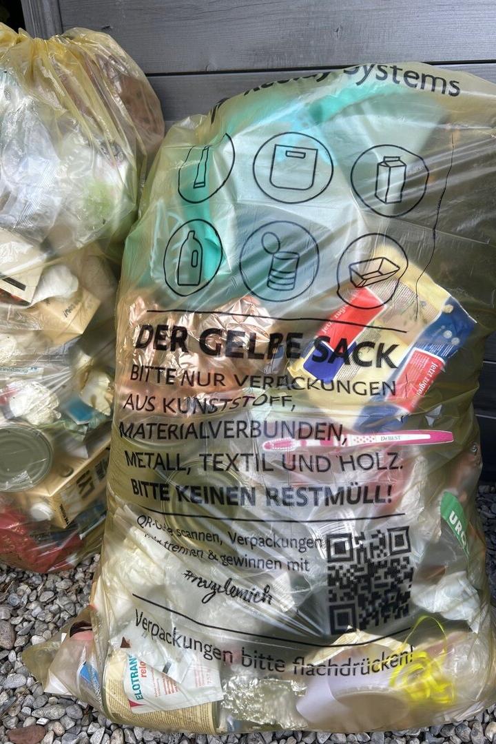 Im Bezirk Neunkirchen wurde erst heuer auf den Gelben Sack umgestellt
