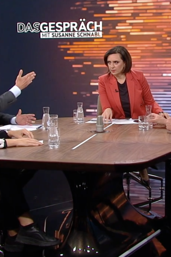 Diskussionsrunde im Studio