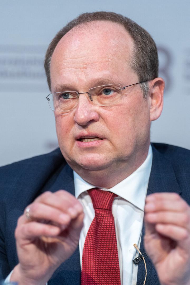 HYBRID-PG BUNDESTHEATER HOLDING "GESCHÄFTSBERICHT DER ÖSTERREICHISCHEN BUNDESTHEATER FÜR 2020/21": KIRCHER