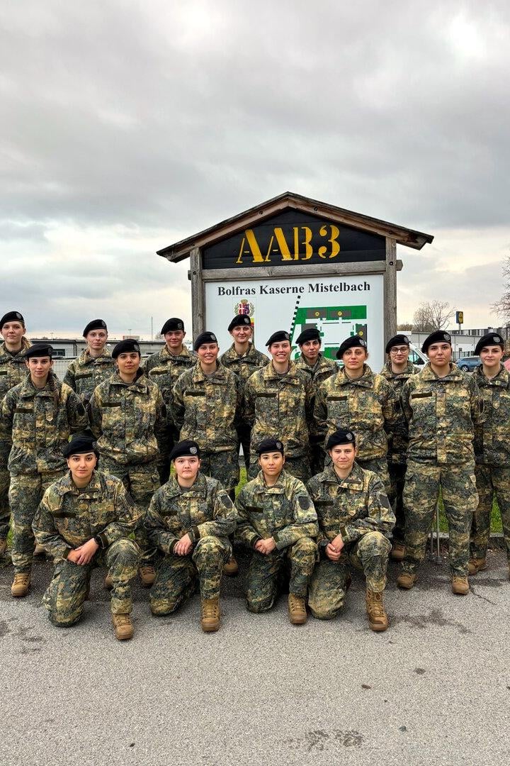 Soldatinnen in Mistelbach