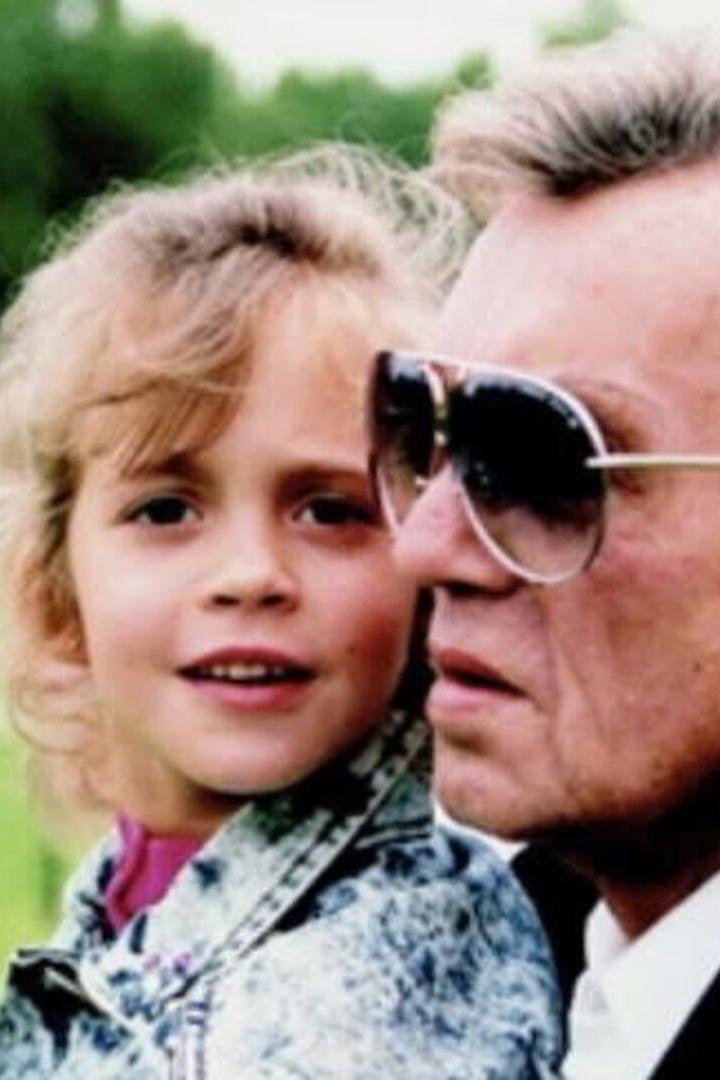 Ernst Happel mit Enkerl Christina.