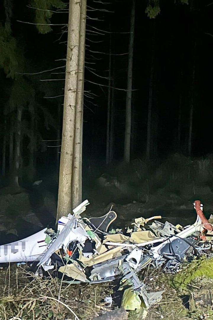 Trümmer eines Flugzeuges