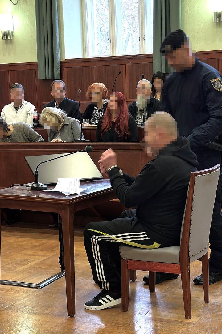 Ein Angeklagter vor Gericht