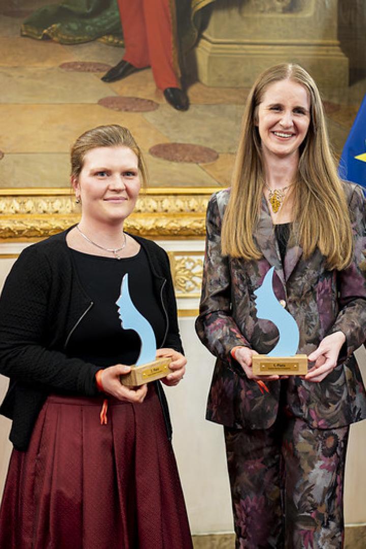 Die vier Preisträgerinnen bei der Vergabe