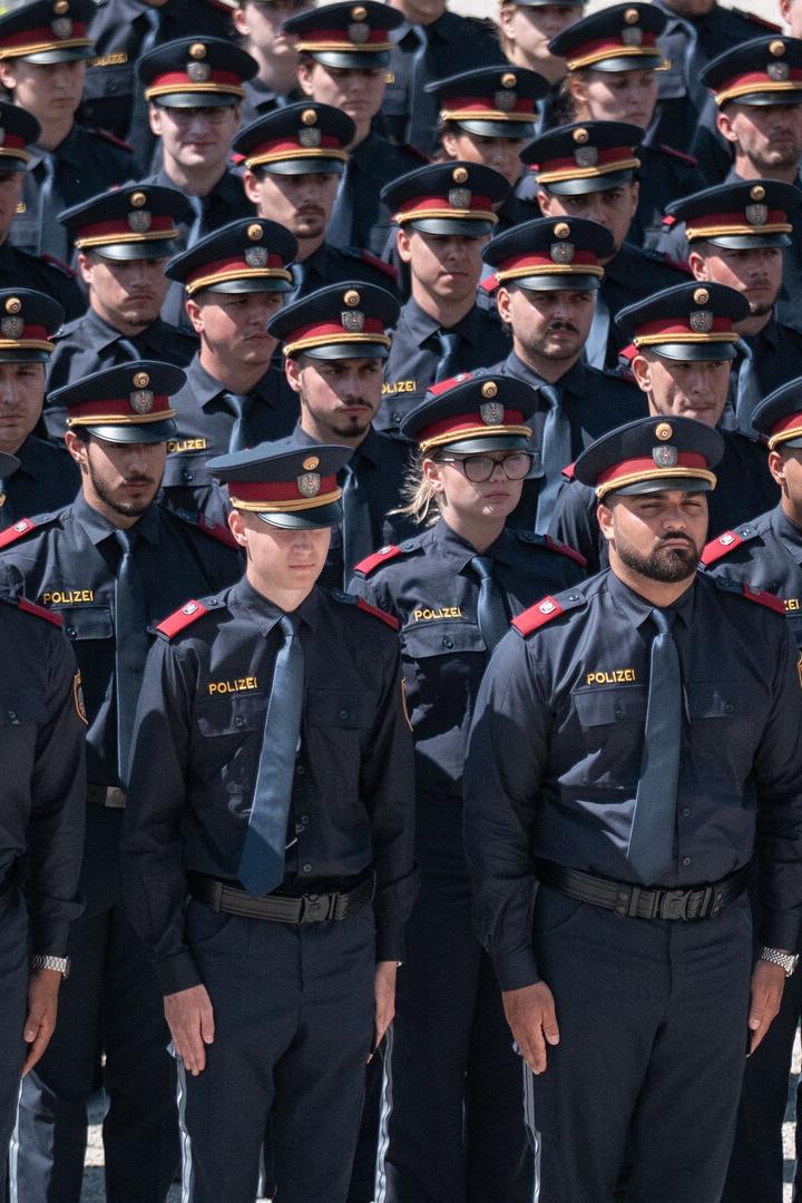 ++ THEMENBILD ++ ANGELOBUNG VON POLIZISTEN UND POLIZEISCHÜLERN